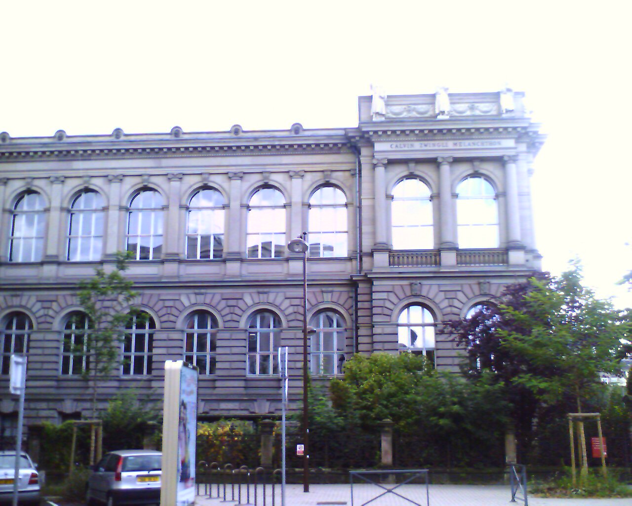 Le palais universitaire (un boût à gauche)